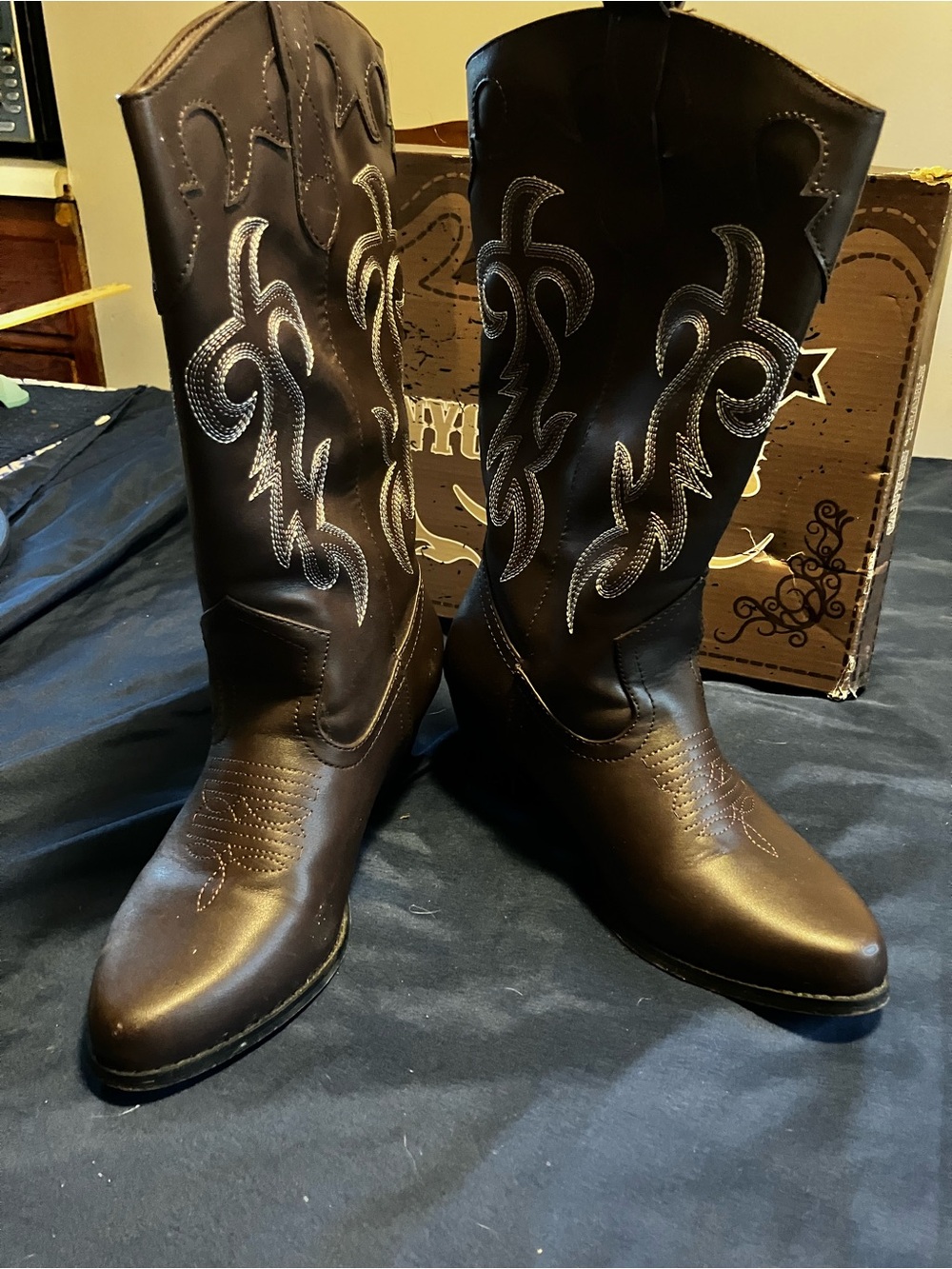 Women's Brown Embroidered Heeled Cowboy Boots 8M